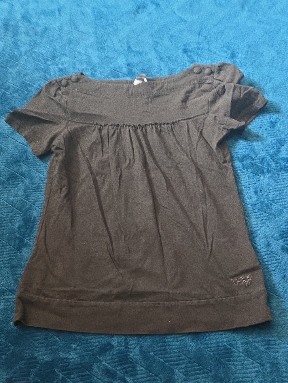 3/$20 Orage short sleeve gathered yoke top